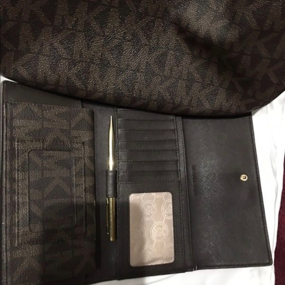 Michael Kors purse and wallet - Picture 2 of 3